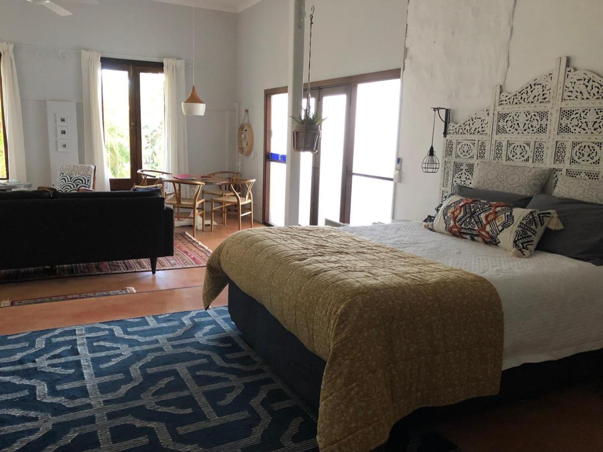 Shorebreak Studio Apartments Sapphire Beach Dış mekan fotoğraf