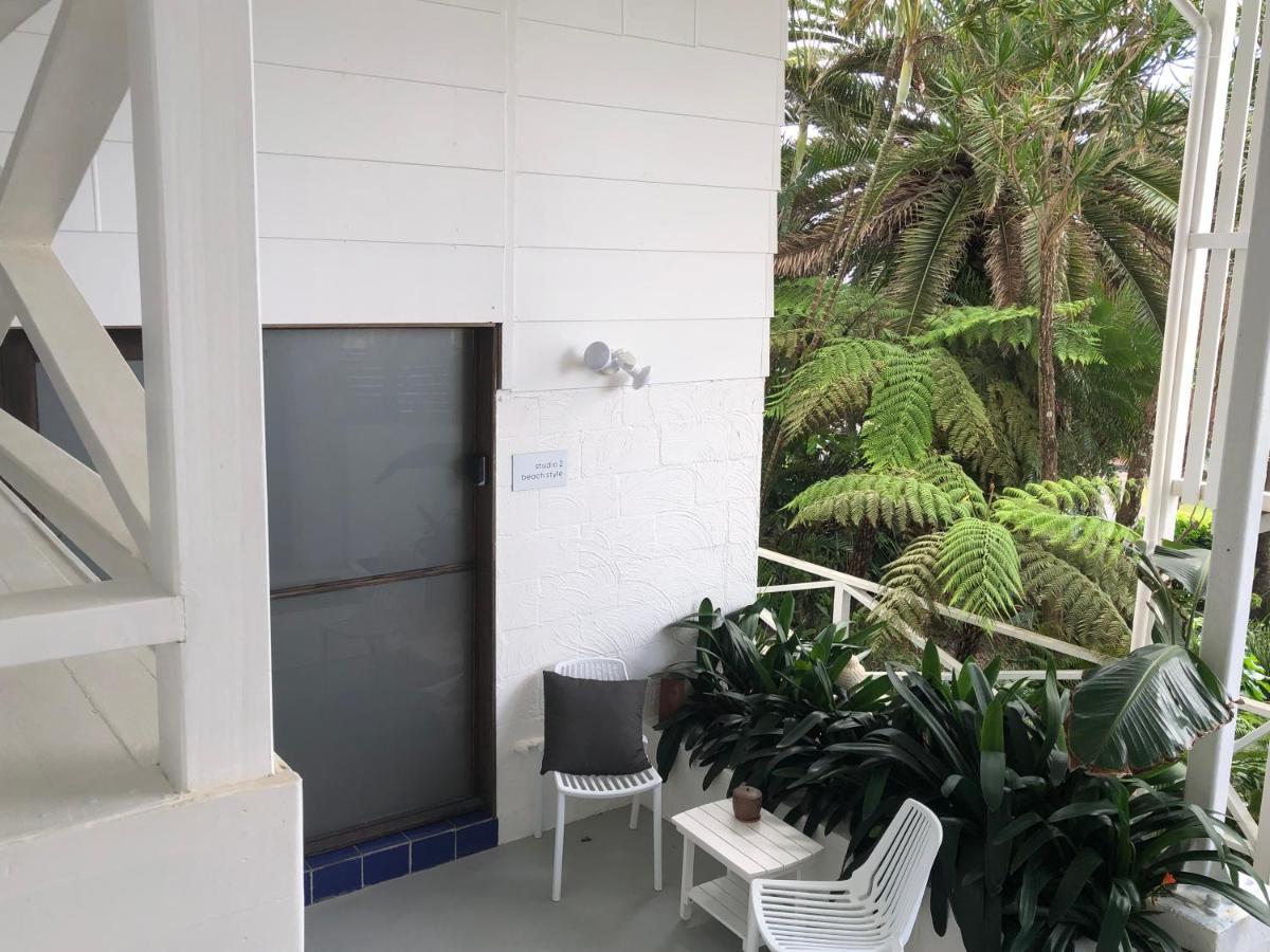 Shorebreak Studio Apartments Sapphire Beach Dış mekan fotoğraf