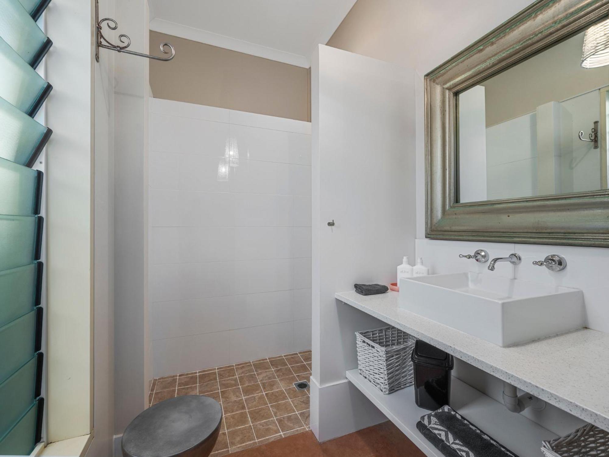 Shorebreak Studio Apartments Sapphire Beach Dış mekan fotoğraf